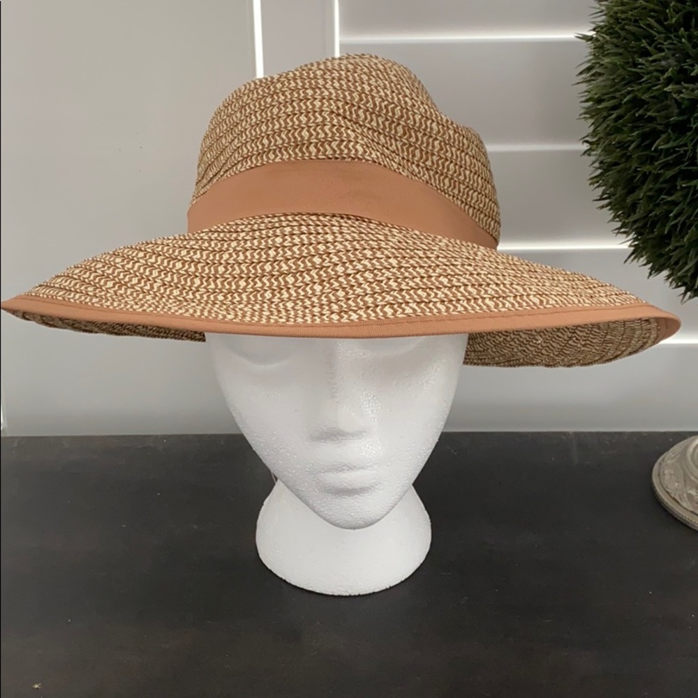 Women's Contrasting Edged Sun Brim Hat W/ …